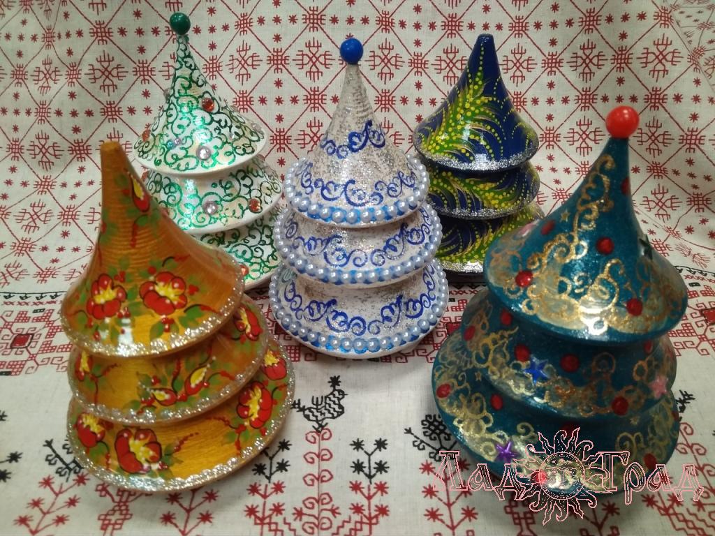 Фигурка-неваляшка средняя "Ёлка"