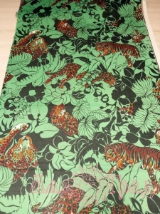 Ткань синтетика Тигр-леопард на светло-зеленом ш80/дл4.34