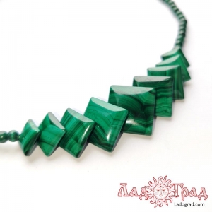 Колье из малахита