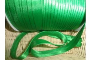 Косая бейка атласная зелёная, 15 мм