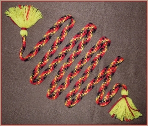 Пояс плетёный красно-жёлто-чёрно-коричневый с жёлтыми кистями, 265/2 см